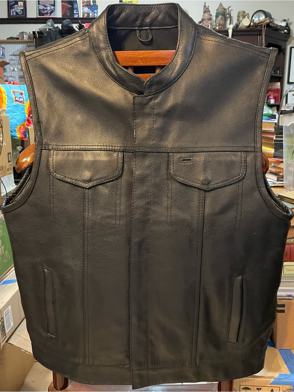 Milwaukee Leather Men's Black Leather Vest with Stand Collar Size L
